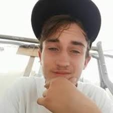 Harry Cessna's Instagram, Twitter & Facebook