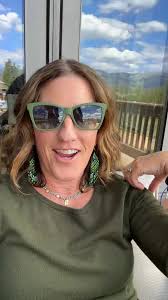 Overwhelmed lately? You’re not alone. Here are a few powerful take away’s  from this morning’s group coaching call. Give it a listen if you’ve been in  a slump and craving some lighter energy in your ...