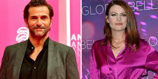 Born february 15, 1982, in nievre, france, she studied guitar and ballet as a child but was working as a medical secretary when in 2003 she successfully auditioned…. Elodie Frege Et Gregory Fitoussi Un Couple Complice Et Tres Proche Le Temps D Une Chanson Video Femme Actuelle Le Mag