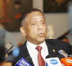 Instan a la Corte Suprema a destituir al procurador Ceville