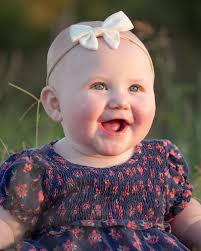 After 10 years of marriage and 3 kids later, we finally had family pictures  done😅 thank you to Tyler and Shea @emulatecreative for the beautiful  pictures! Here's only a few of my favorites 🥰