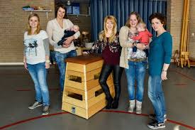 Jeanette is an extremely friendly malkavian, loyal to the anarchs. Zes Keer Blij Door Zwangere Juffen Op Basisschool Sleeuwijk Werkendam Bd Nl