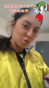 The best version yet so far 🤣🤣 Grinch version 🤭🤭 🎄🎄 #grinchmas  #grinchtiktok #eugheugh #funnysisterss #whatyouknowaboutme #bigglo  #soundremix #sofunny #samnchels #4you