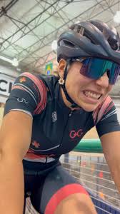 viernes‼️ cuando las piernas queman 🔥 momento en el que te cuestionas todo  🥵😅 llevar mi cuerpo al límite 🤏🏽 correr a alta velocidad durante  distancias cortas requiere un gran esfuerzo físico y mental. ...