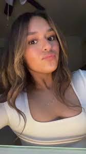 Jennifer Bellinger's Instagram, Twitter & Facebook