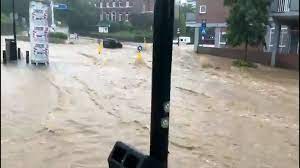 Auf diese weise kann man leicht abschätzen, ob und wann mit niederschlag zu rechnen ist. Limburg Zet Zich Schrap Voor Noodweer Zandzakken Liggen Klaar Limburg Ad Nl