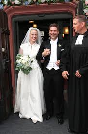 We did not find results for: Gala On Twitter Brautmode Prinzessin Theodora Heiratet Ihren Grafen Werfen Sie Zusammen Mit Gala Einen Blick Auf Die Schonsten Hochzeitskleider An Adligen Und Bald Adligen Brauten Https T Co Zgzksxzx76 Https T Co Mn4rjhk5ez