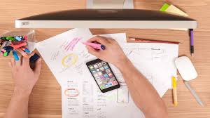 Pengusaha kafe ini juga bekerja secara cerdas dengan menerapkan teknologi sebagai penunjang promosinya, sebagai contoh menawarkan minuman dan camilan yang ada di kafenya melalui media sosial. 16 Tips Kerja Cerdas Beserta Contoh Aplikasinya