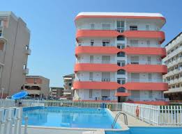 Jesolo lido proponiamo un nuovo contesto signorile a 50 mt dal mare in piazza nember. Residence Mexico Jesolo Immobiliare Pacella Jesolo