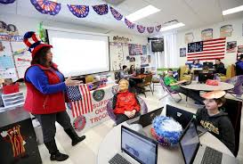 Roosevelt students favor Sanders, Trump in Dubuque