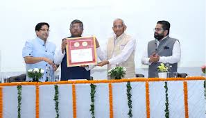 Ravi shankar prasad, başbakan narendra modi altında hükümetin kurulması sırasında i̇letişim ve bt bakanı olarak atandı. Sh Ravi Shankar Prasad Inaugurates Centre Of Excellence In Adr Manav Rachna Vidyanatariksha