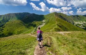 Užite si špičkové wellness pobyty, rodinné pobyty, turistiku či lyžovačky. Poznavaci Zajezd Nizke Tatry Dovolena Slovensko 2021 Ck Redok