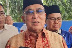 Kembalikan Formulir Pendaftaran. Mawardi Yahya dan Eddy Santana Putra (ESP)  Sama Sama Optimis Dapat Dukungan PAN