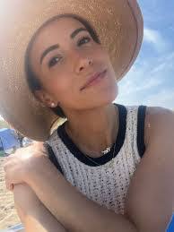 Amber Nifong's Instagram, Twitter & Facebook