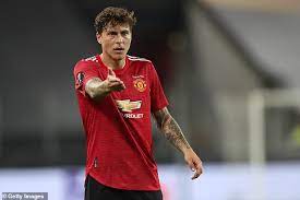 Victor lindelof says manchester united have to be wary of manchester city's attacking threats when the sides meet on sunday. Manchester United Star Victor Lindelof Opens Up On Turning Hero For His Aunt Aktuelle Boulevard Nachrichten Und Fotogalerien Zu Stars Sternchen