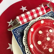 New Way To Place Silverware When Using A Round Placemat Fold Over In Napkin Set A Pretty Table For Memorial Pretty Tables Beautiful Table Settings Placemats