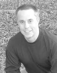 Leos & Lions Team Up in 'Helping Hands' Project