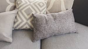 Trova una vasta selezione di imbottitura divano a cuscini per la decorazione della casa a prezzi vantaggiosi su ebay. Divani In Tessuto Come Pulirli E Igienizzarli Www Stile It