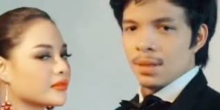 Dilihat dari biodata atta halilintar saat ini ia sudah berusia 25 tahun. Banyak Yang Hina Fisiknya Atta Halilintar Ungkap Alasan Selalu Pakai Headband Merdeka Com
