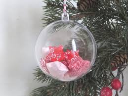 Décoration boules noël transparents 3 en 1. Diy 8 Idees Pour Remplir Des Boules De Noel Transparentes