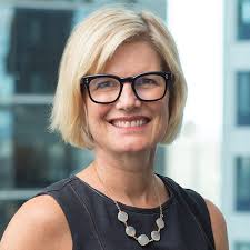 Melinda Dutton's Instagram, Twitter & Facebook