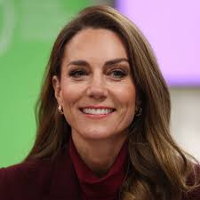 Outfit Post ❤️ Charing Cross Hospital — 8th January 2026 Catherine wore her  Single-Breasted Stretch-Cady Blazer in Maroon by Roland Mouret. The blazer  features a self-covered button closure and shoulder pads. Catherine