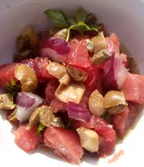 Con uno premi aglio o con un mortaio pestate l'aglio fino a ridurlo a pezzi piccolini. Tartare Wikipedia