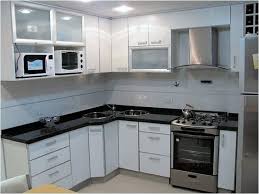 Muebles bajos, muebles columna, muebles rinconeros, cajones, muebles de limpieza y resíduos, iluminar su cocina, encimeras de cocina y tiradores. Muebles De Cocina A Medida Fabrica Amoblamientos De Cocina Juncal Muebles Modern Kitchen Cabinet Design Kitchen Remodel Small Interior Design Kitchen