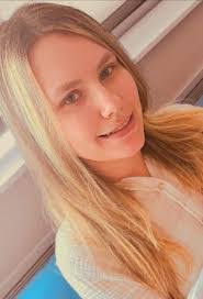 Christina Cushing's Instagram, Twitter & Facebook