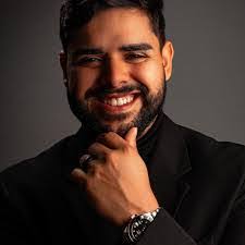 Edwin Carballo's Instagram, Twitter & Facebook