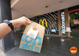 It's mildly spicy and absolutely tasty. We Tried Mcdonald S Chicken Mccrispy And It S So Good That We Re Buying A Bucket Home For Dinner Lifestyle News Asiaone