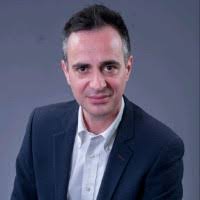 700+ "Efstathiou" profiles