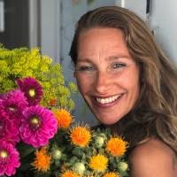 800+ 'Flora' profiles