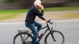 Niederlande Wollen Handys Am Fahrrad Lenker Verbieten