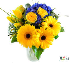 Buchete si aranjamente florale multicolore, specifice anotimpului estival, care te vor duce cu gandul noua noastra colectie de sezon include flori de vara proaspete, completate armonios cu scoici si stelute de mare + o felicitare cadou, la orice comanda! Buchete De Flori In Tendinte In Vara 2014 Casoteca