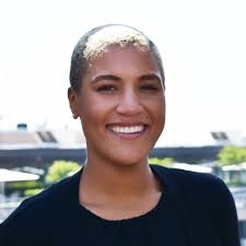 Alix Roberts's Instagram, Twitter & Facebook