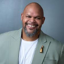 Sandy Black and the Seven Giants: Mims, Julian: 9781956469516: Amazon.com:  Books