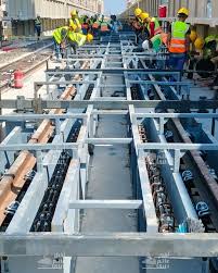 ???? انطلاق أعمال تركيب مسار مترو الإسكندرية بدأت أعمال تركيب القضبان ومسار مترو  الإسكندرية ضمن المرحلة الأولى من المشروع، في خطوة مهمة نحو تنفيذ أحد أبرز  مشروعات النقل الجماعي الحديثة في عروس