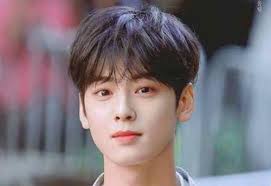 Sophisticated and sporty, the best haircuts 2019 for men also project an image of casual elegance which many believe will be a major trend in men's hairstyles during this year! 35 Latest Trendy Korean Hairstyle Men Pics The Best Mens Hairstyles Haircuts