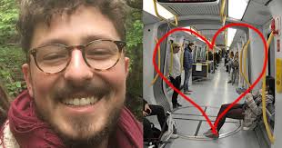 Efter metro-tur med intense blikke: David leder efter pigen i den grønne  kjole og med de smilende øjne