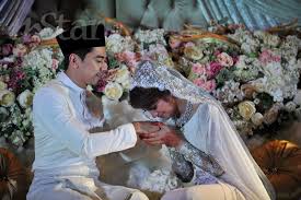 Explore tweets of amar baharin @amarbaharin on twitter. Amar Baharin Amyra Rosli Akhirnya Bergelar Suami Isteri Buletin Malaysia