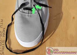 How to bar lace vans is the easiest yet trickiest method to get done with the subject with as much ease as possible. How To Lace Vans With 5 Holes 80s Skateboards
