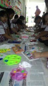 Atau melukis hingga munculnya beberapa penemuan teknologi. Kegiatan Finger Painting Dan Membuat Tempat Pensil Siswa Kelas 1 Sd Taruna Bakti