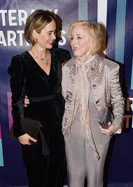 Sarah paulson ретвитнул(а) holland taylor. Who Is Sarah Paulson S Girlfriend Holland Taylor And How Old Is She