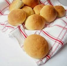 Sono morbidi dentro e croccanti fuori. Panini Morbidissimi Al Latte Con Macchina Del Pane Semplicemente Light