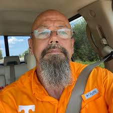 This could be a sweet project for a slammed truck. If anyone is interested  look for it. Not mine and the post says that he only wants trades…