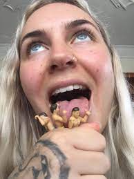 Goddess Aurora on X: Someones getting spoilt today! 👅 💦is it me or them  though 😂🍆 serious question though...would anyone watch me on twitch or  somerhing similar playing minecraft? 🤷🏼‍♀️🍑🎁 giantessfeet  giantessfetish 