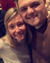 Cindy Goldsmith's Instagram, Twitter & Facebook