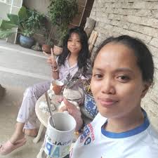 After doing my content, catching up with my love 💕 Just me and Ava,  sharing her day, her stories, laughs, and those little moments that mean  everything to me. Thank you Lord