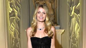 Meet, lady kitty spencer, princess diana's niece. Princess Diana S Niece Lady Kitty Spencer Rare Snap From Althorp House